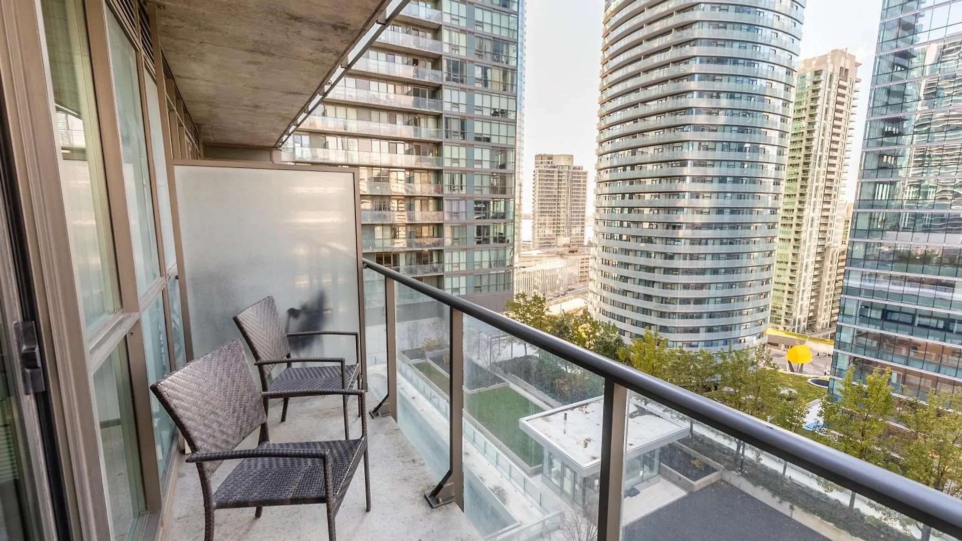 Gorgeous Condo In Downtown Near Cn Tower अपार्टमेंट